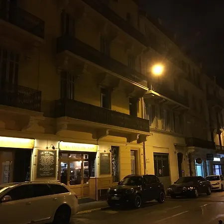 Sissi A La Croisette *